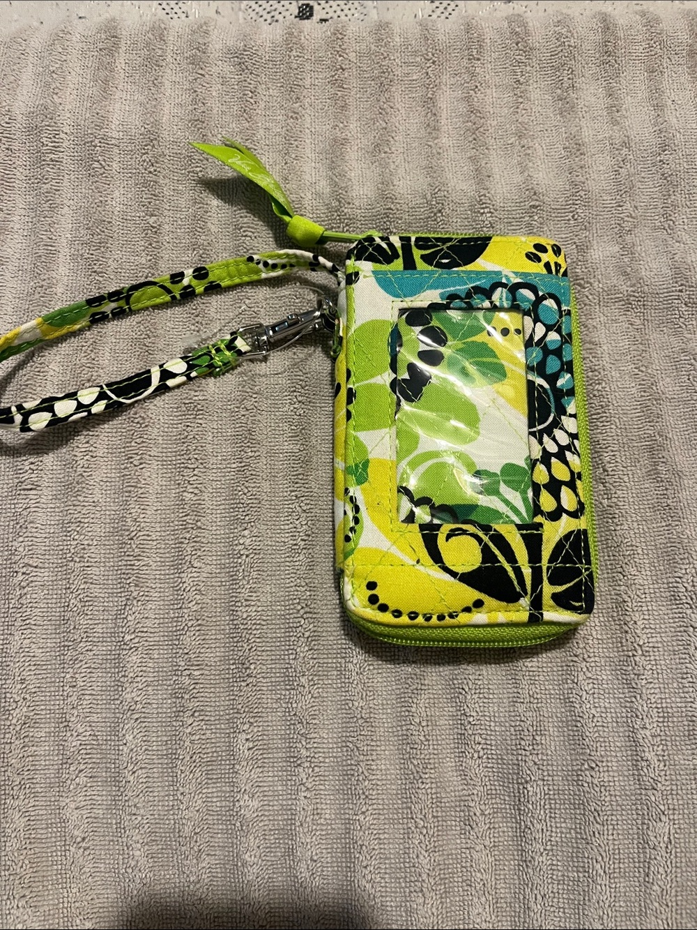 NWOT Vera Bradley Lime Green Floral Wristlet Wallet with Clear ID Window